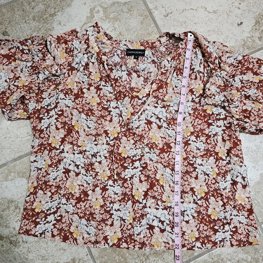 Cynthia Rowley Women’s M Floral Burgundy Crinkle Peasant Blouse Boho Cottagecore - Picture 6 of 6